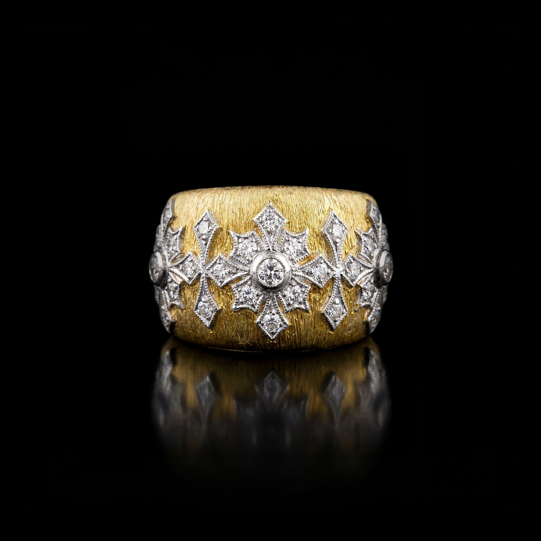 18K Matte YG Florentine Ring with Starburst Diamonds