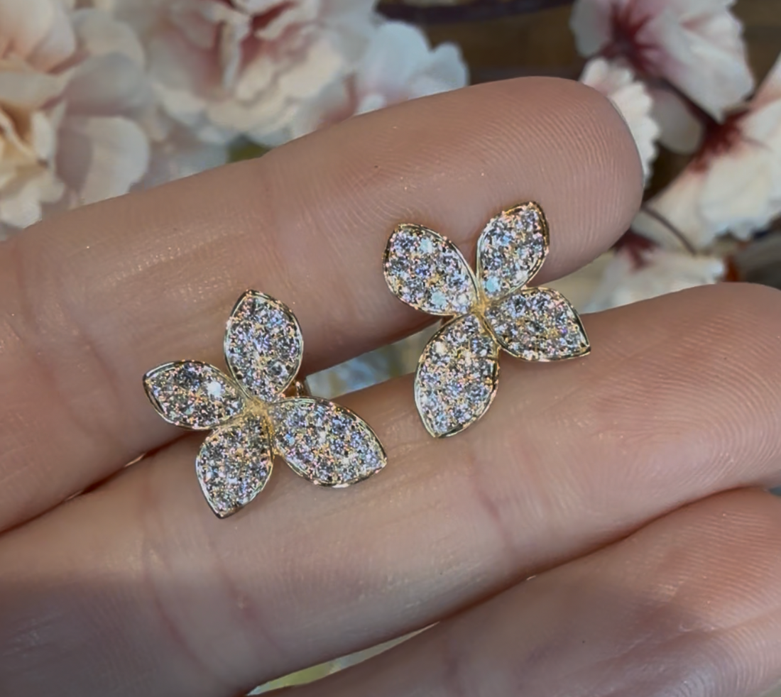 CER1462Y Flower Earrings pave diamonds