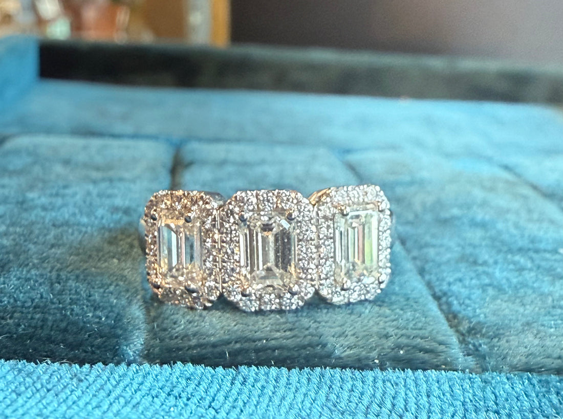 2.16 ct Emerald cut diamond band 18KW