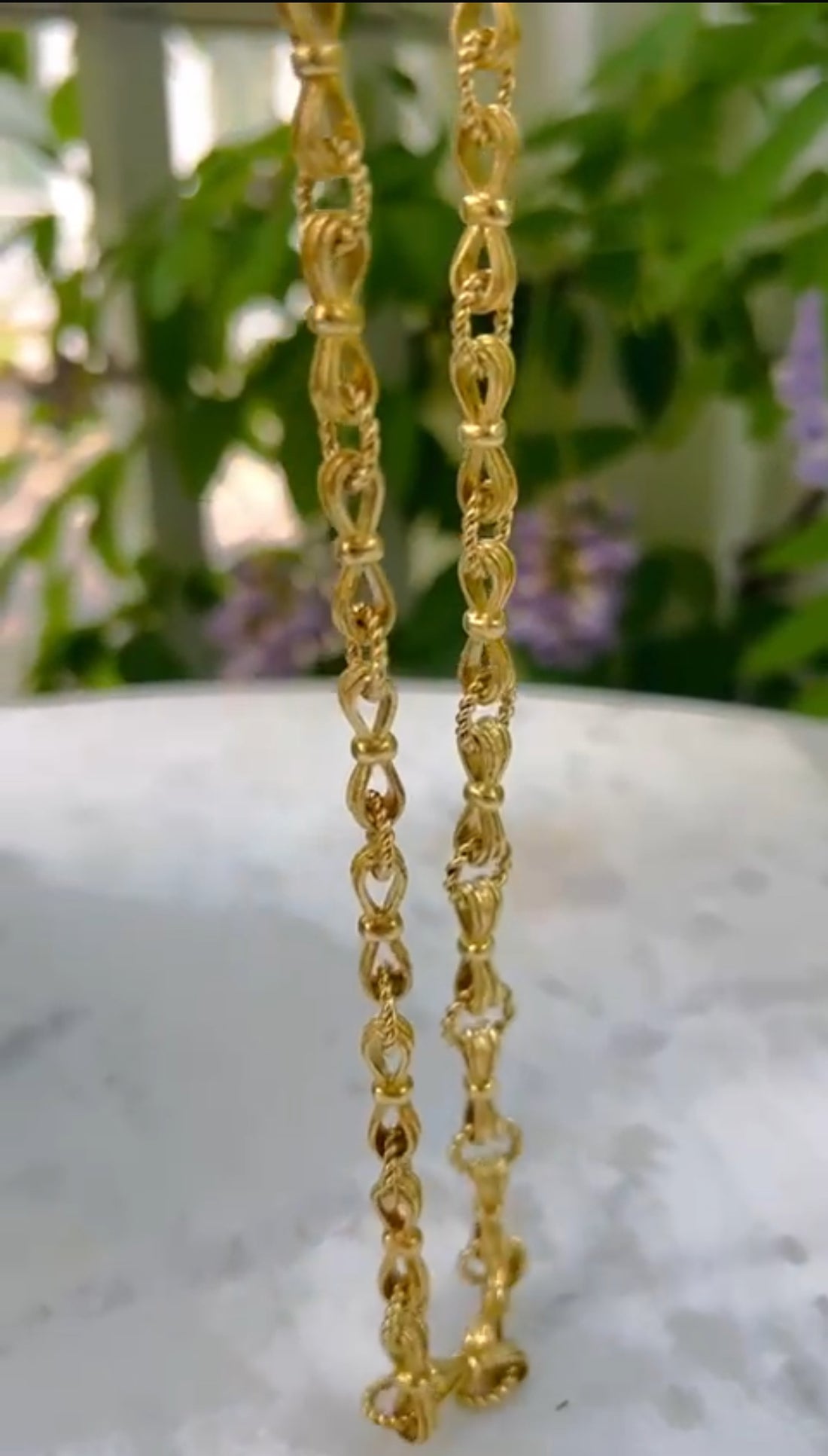 Vintage 1950s Solid 18k bow chain