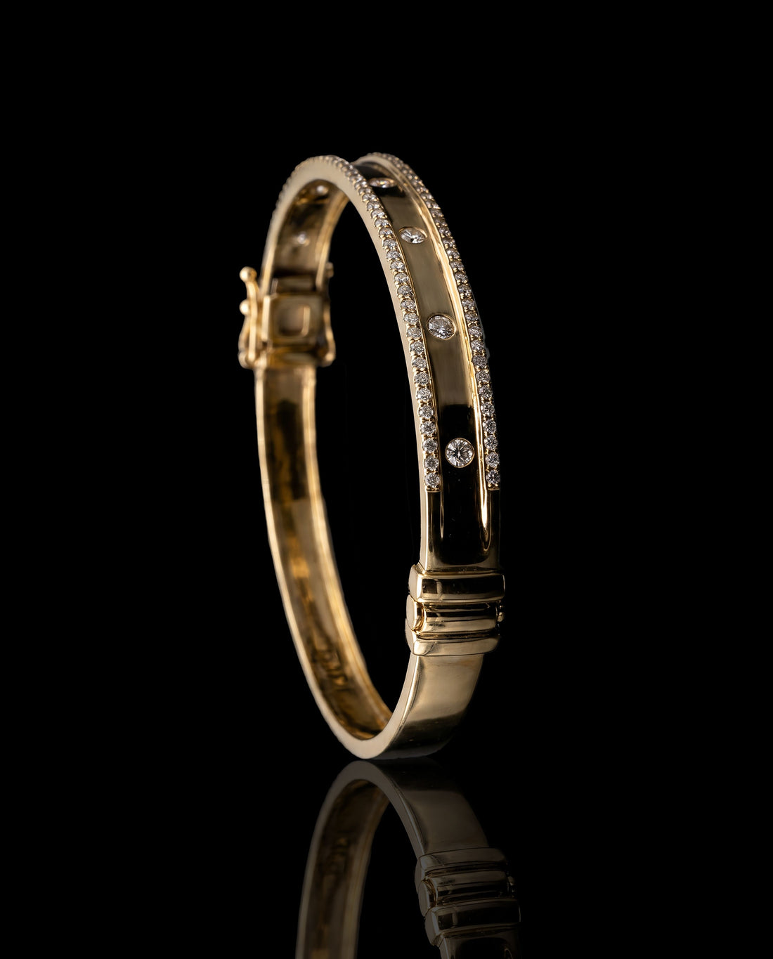 14K YG Diamond bangle, 0.98CT