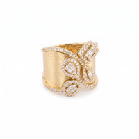 Effy Shaped Diamond Border Ring