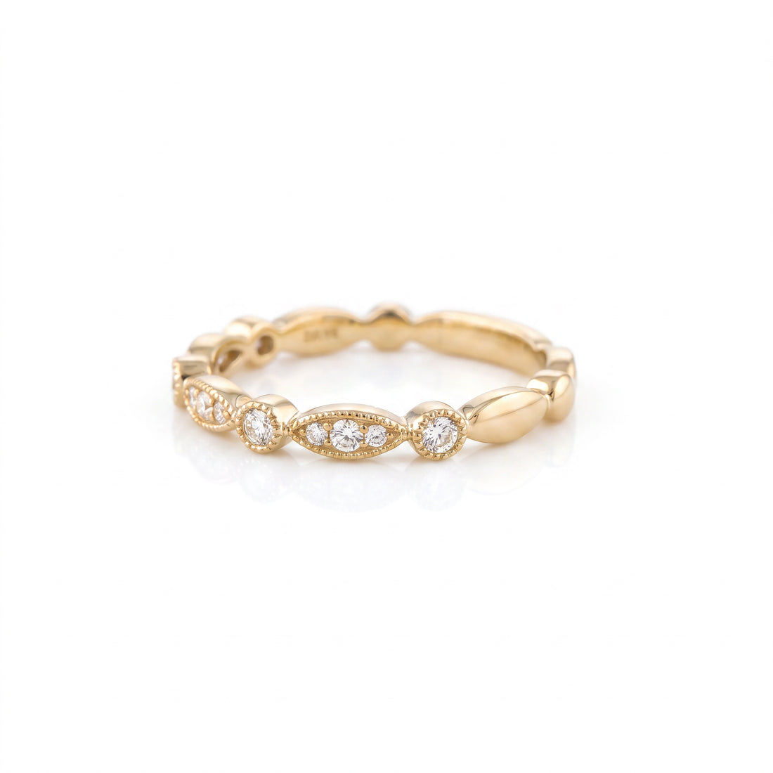 Scalloped Edge White Round Diamond Band