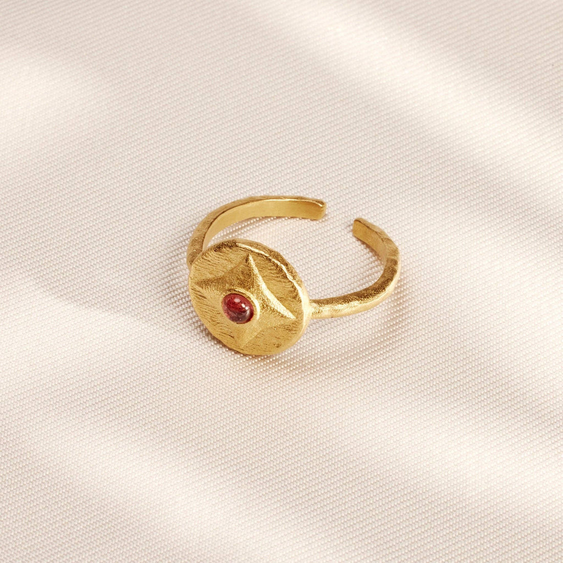 Lya Ring